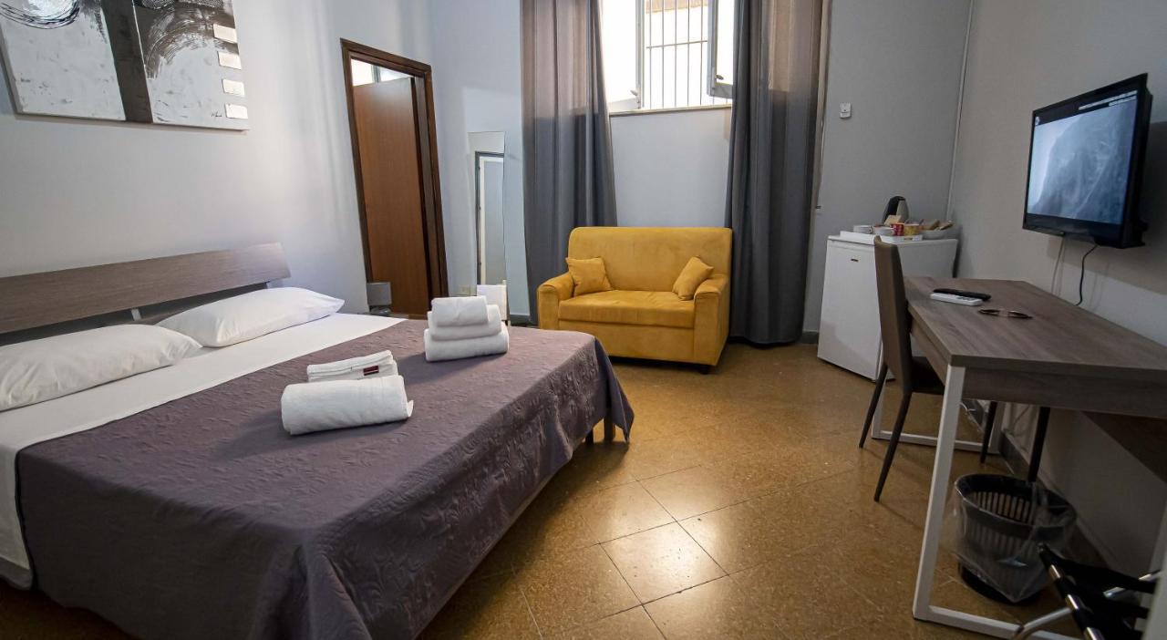 Giachi Friendly Rooms Alla Stazione Palermo Bagian luar foto