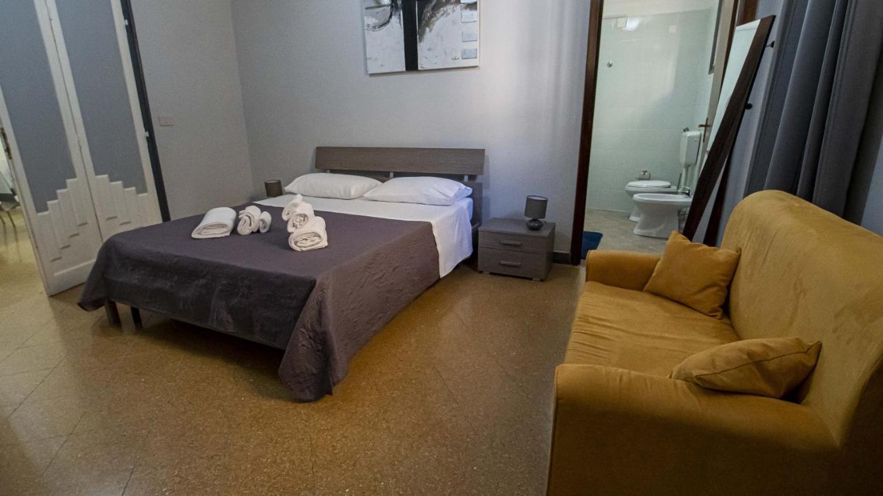 Giachi Friendly Rooms Alla Stazione Palermo Bagian luar foto