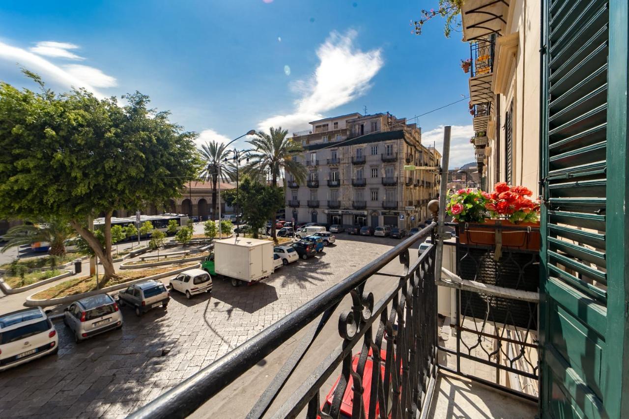 Giachi Friendly Rooms Alla Stazione Palermo Bagian luar foto