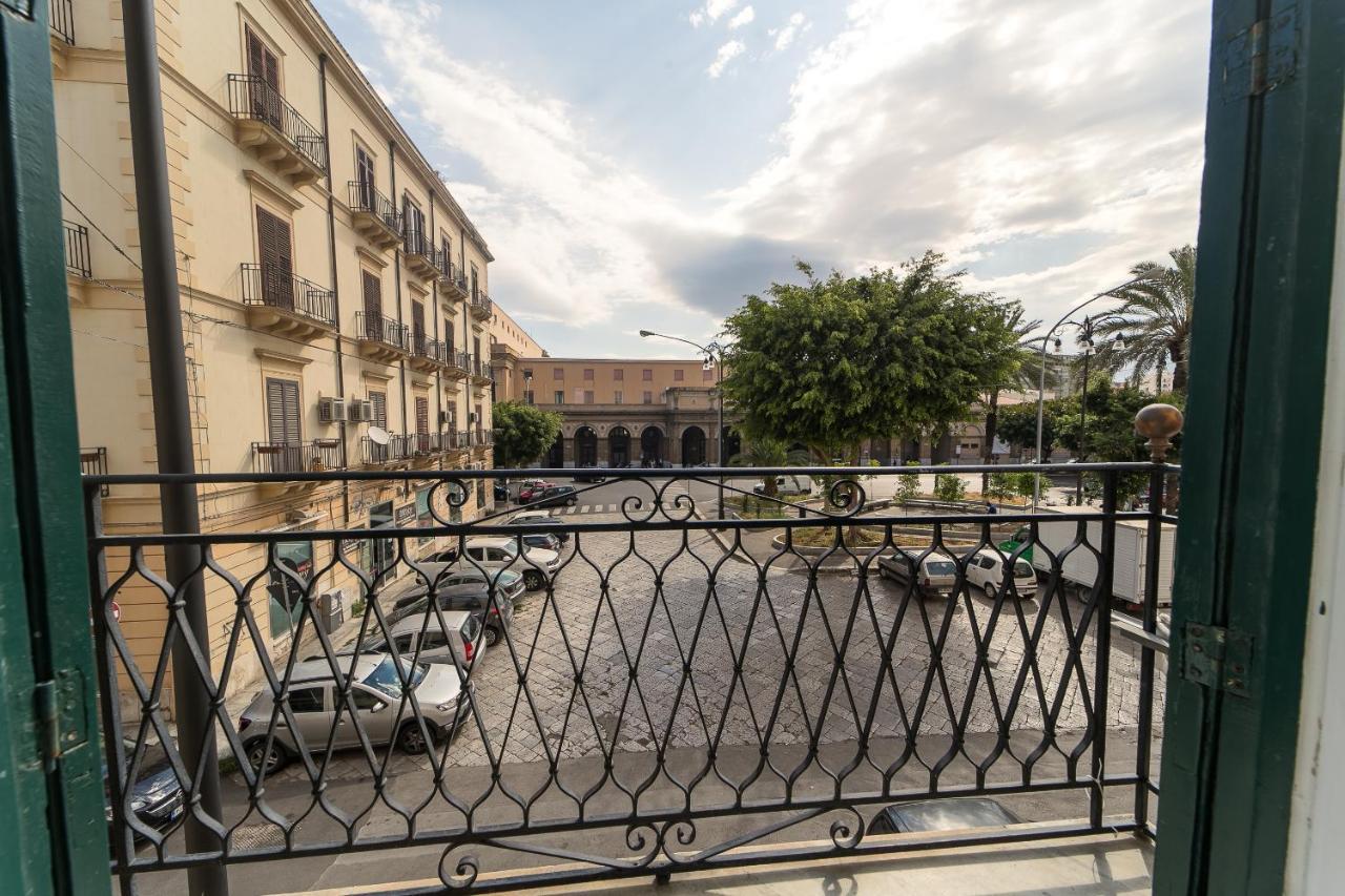 Giachi Friendly Rooms Alla Stazione Palermo Bagian luar foto