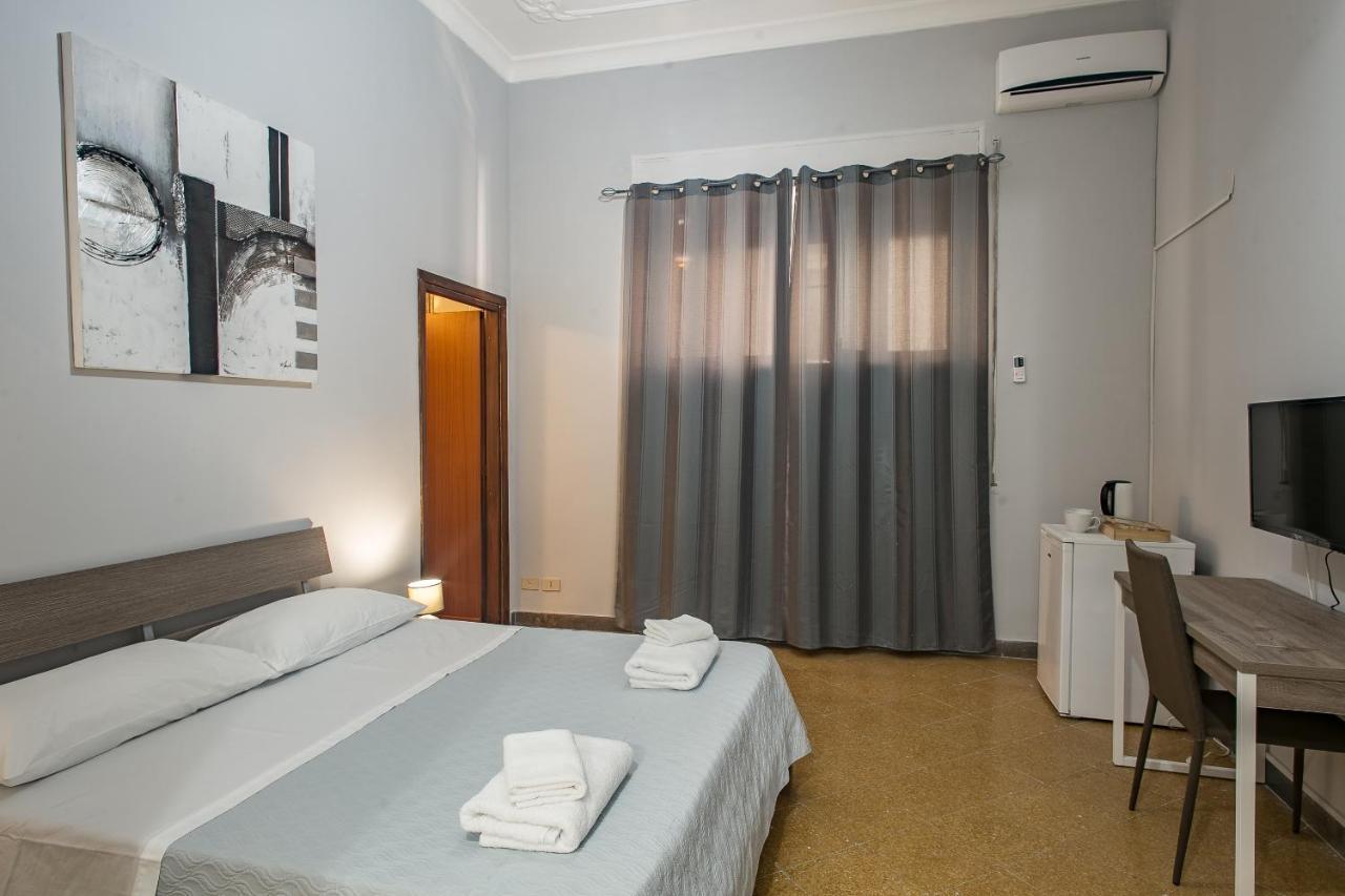 Giachi Friendly Rooms Alla Stazione Palermo Bagian luar foto