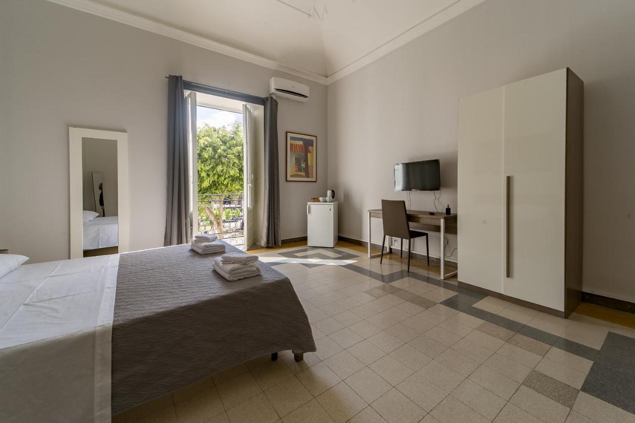 Giachi Friendly Rooms Alla Stazione Palermo Bagian luar foto