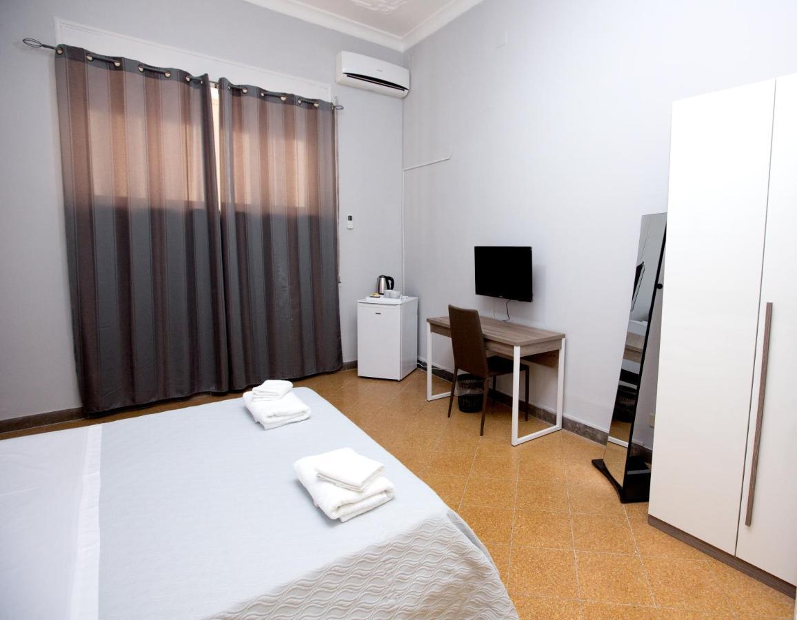 Giachi Friendly Rooms Alla Stazione Palermo Bagian luar foto