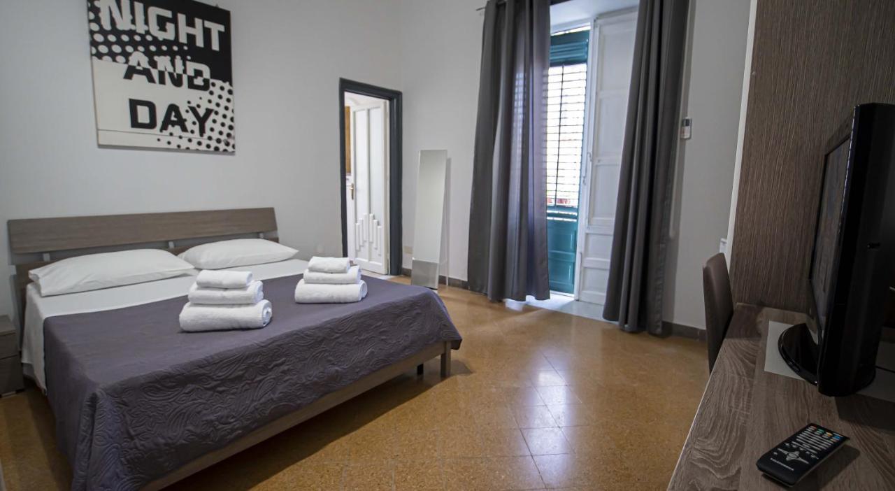 Giachi Friendly Rooms Alla Stazione Palermo Bagian luar foto