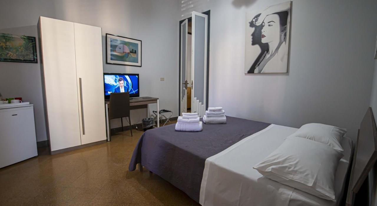 Giachi Friendly Rooms Alla Stazione Palermo Bagian luar foto