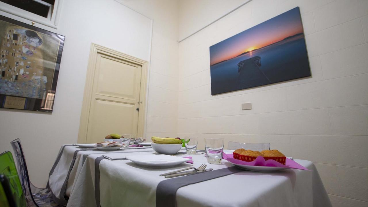 Giachi Friendly Rooms Alla Stazione Palermo Bagian luar foto